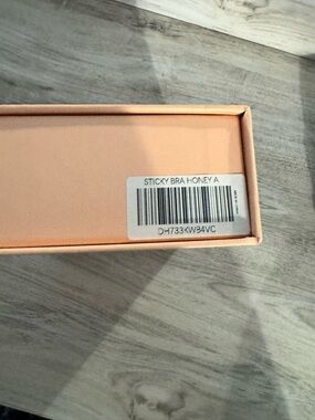 Sticky Bra - Honey A Sticky Adhesive Strapless Bra (Honey)